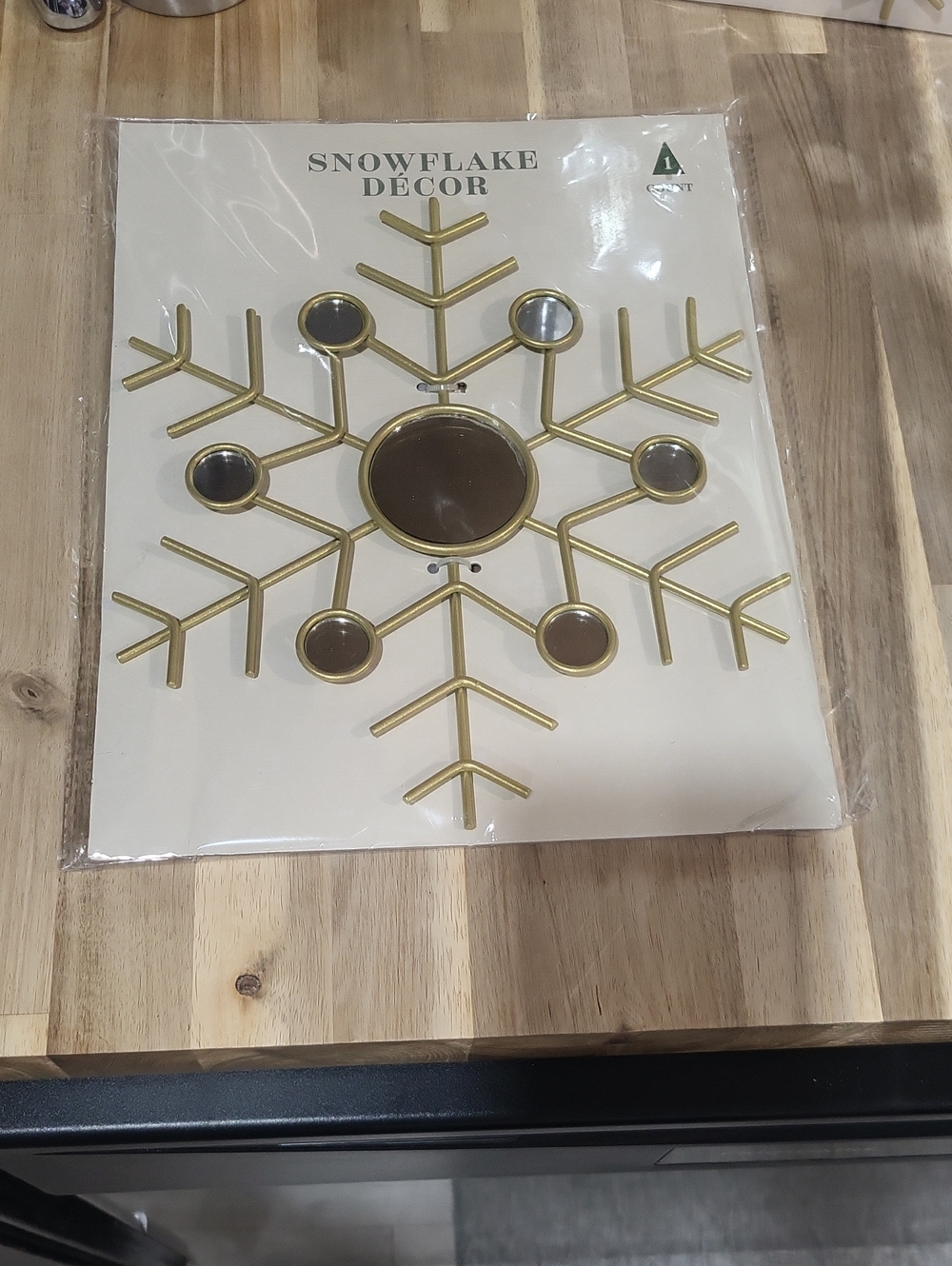 ❄️NEW! Large Gold Snowflake Wall Decor with Mirrored Accents - Picture 3 of 4